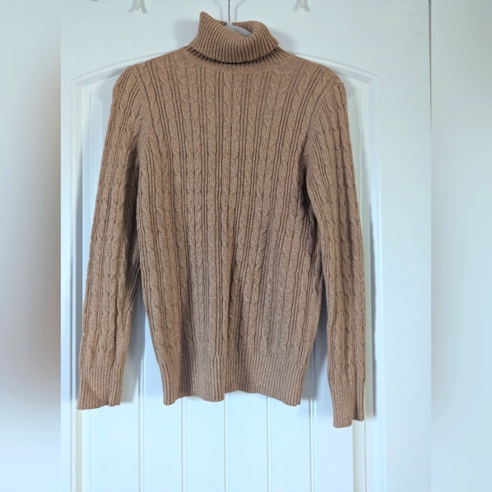 Knit turtle neck sweater